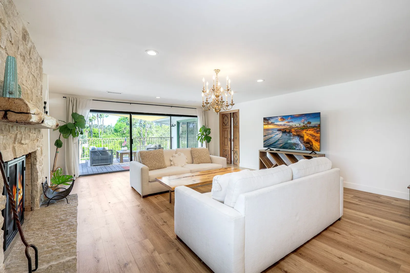 Living room inside Casa La Granada