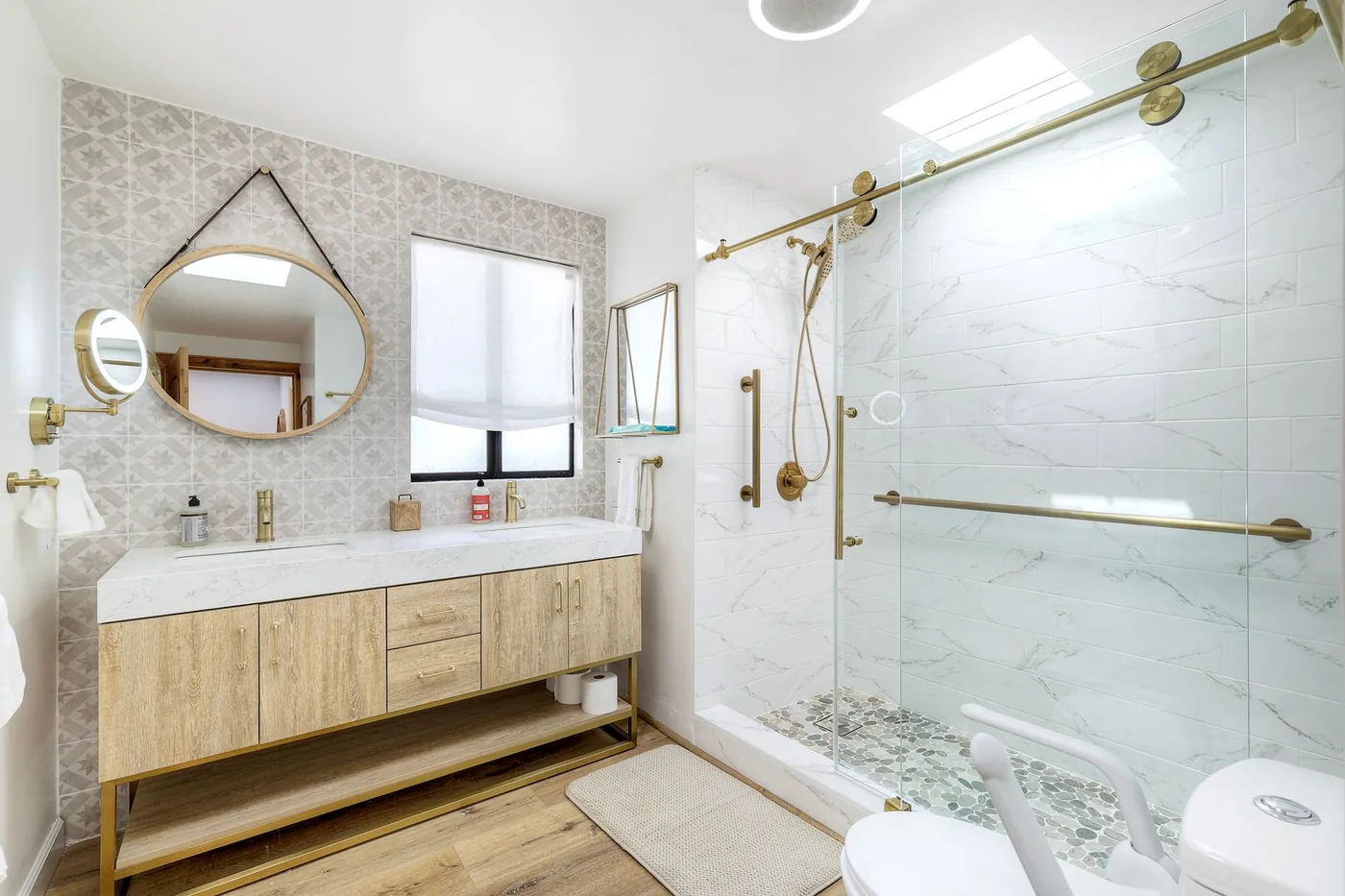 Room 5 bathroom at Casa La Granada